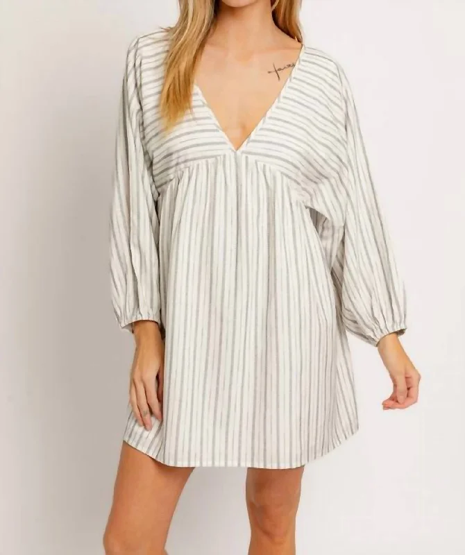 Balloon Long Sleeve Empire Line Dress In White/black